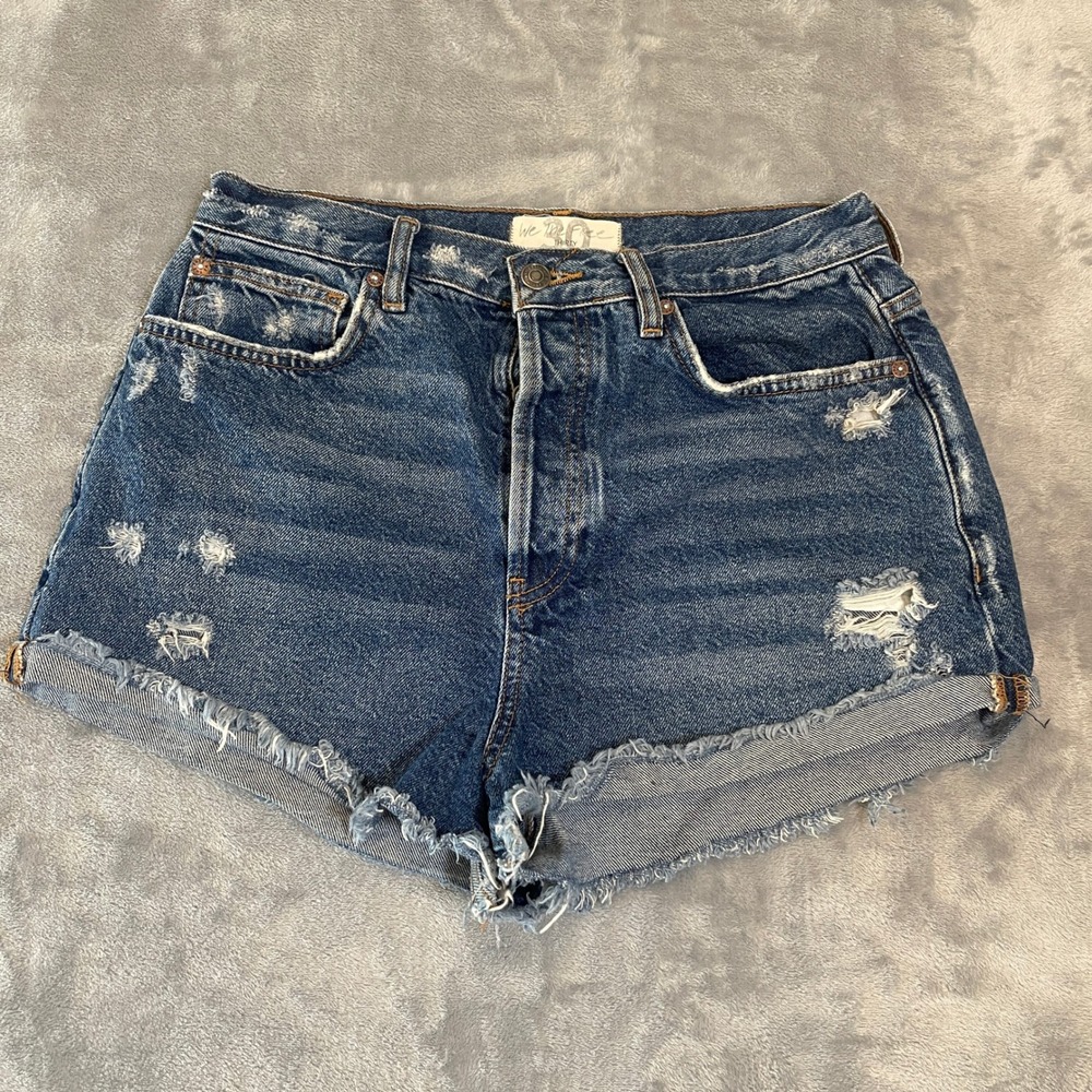 We The Free Denim Shorts Distressed High Rise Cuffed Raw Hem‎ Size 30